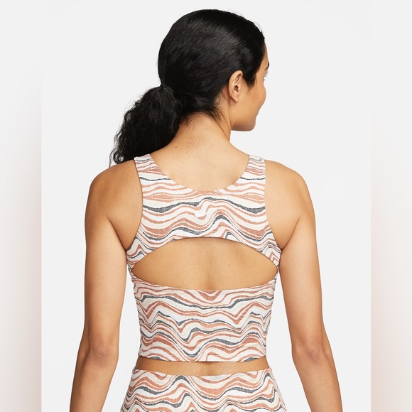 NWT Nike DX1564-146 Yoga Dri-Fit Luxe Tank XL - Picture 2 of 8